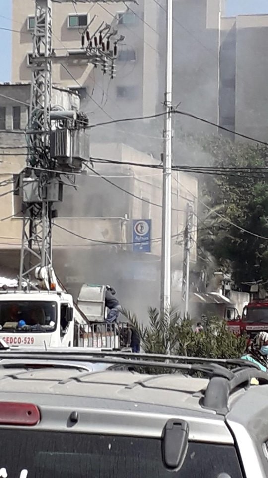 اندلاع حريق في محل ملابس بحي النصر
