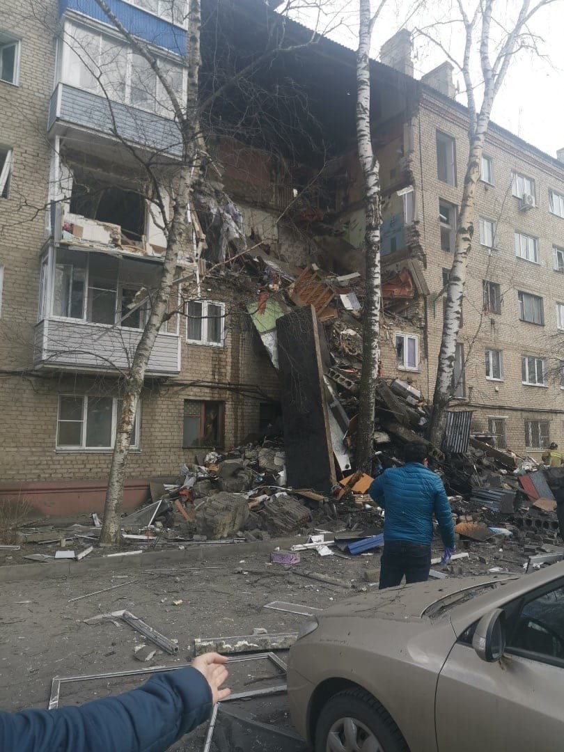 قتيل و4 إصابات بانفجار ضخم في موسكو