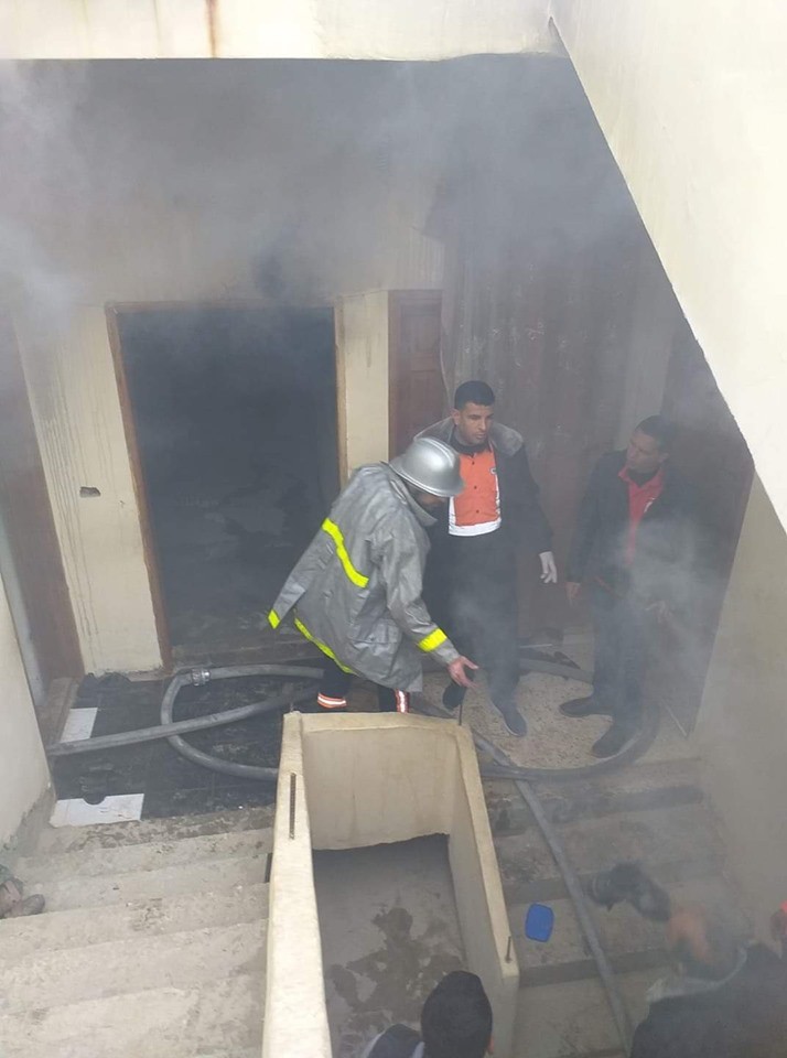إصابة مواطن في حريق بقطاع غزة والدفاع المدني يتعامل مع الحدث