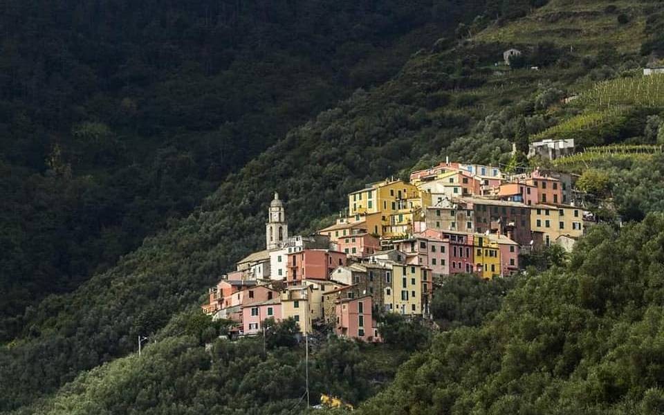بالصور: قرية "إيطالية" تعرض منازلها للبيع مقابل يورو واحد