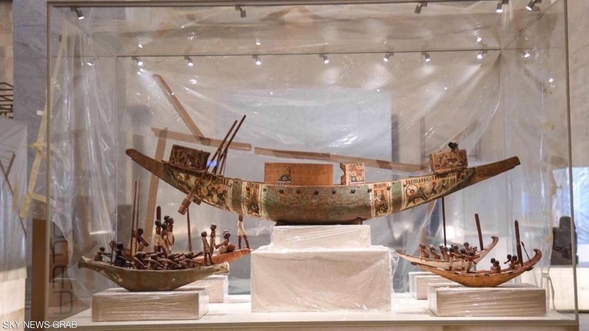 بالصور: متحف "الحضارة المصرية" يستعد للموكب الملكي