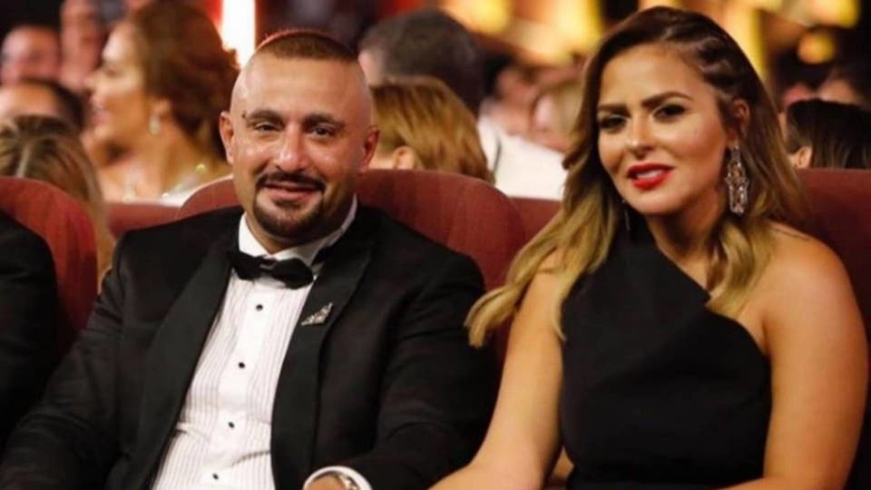 شاهدوا: النجم  "أحمد السقا" وزوجته يبدآن العزل ويجريان الكشف الطبي بعد إصابة دينا حويدق بكورونا