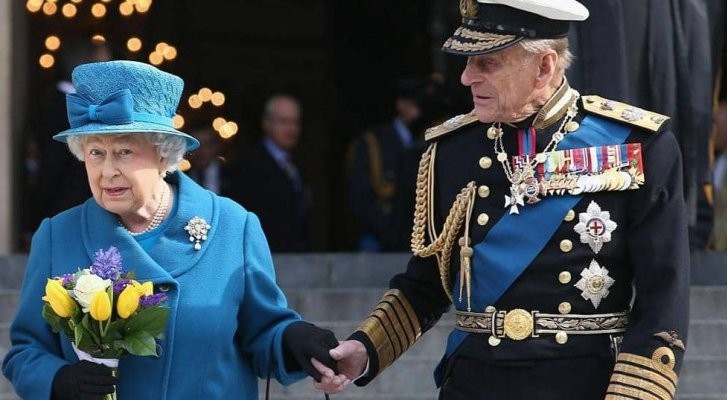 بالصور: بعد 67 عاما الأمير "فيليب" يسلم "منصبه العسكري"