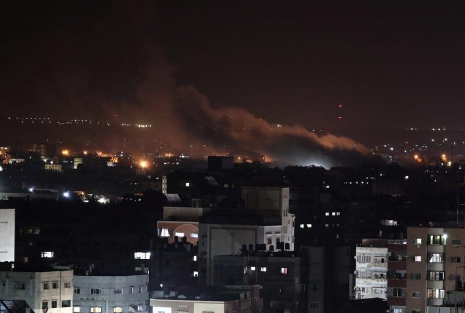 شاهد: طائرات الاحتلال تستهدف موقعًا عسكريًا شرق مدينة غزة