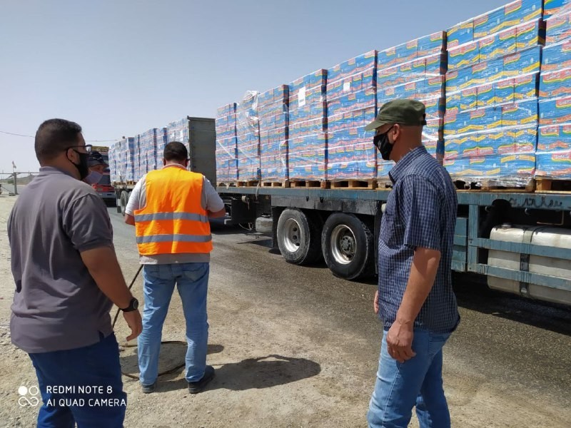 إدخال عشرات الشاحنات المحملة بالبضئع والمواد الغذائية إلى قطاع غزة