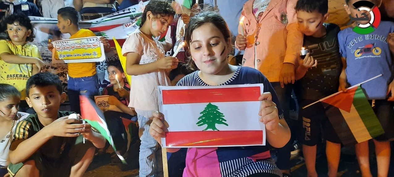 بالصور: وقفة تضامن مع لبنان في رفح