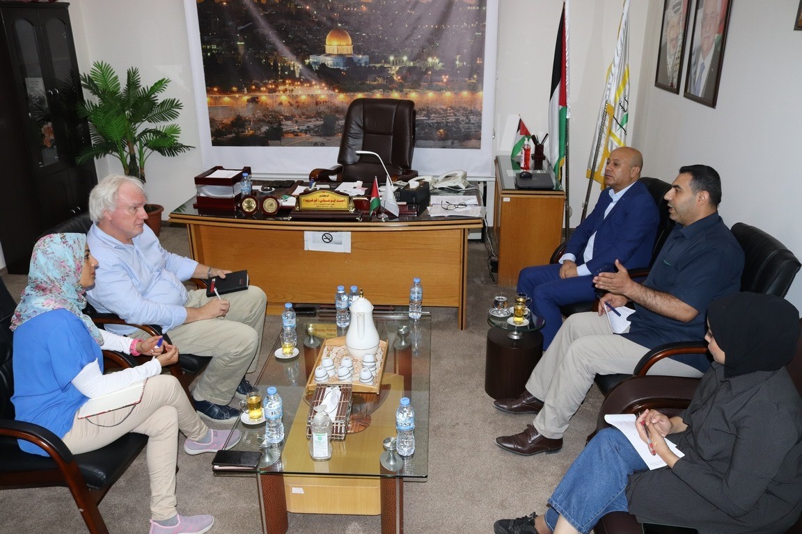 بالصور: تفاصيل لقاء أبو هولي مع مدير شؤون الأونروا في لبنان