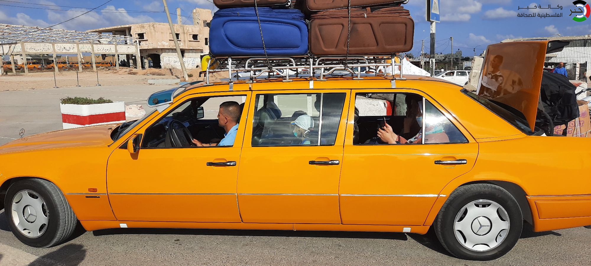 شاهد: وكالة "خبر" ترصد دخول المسافرين عبر معبر رفح البري إلى الأراضي المصرية