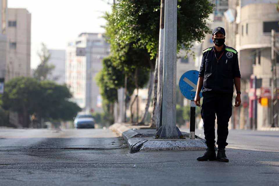 بالصور: حظر التجول الكامل يدخل حيز التنفيذ في قطاع غزة
