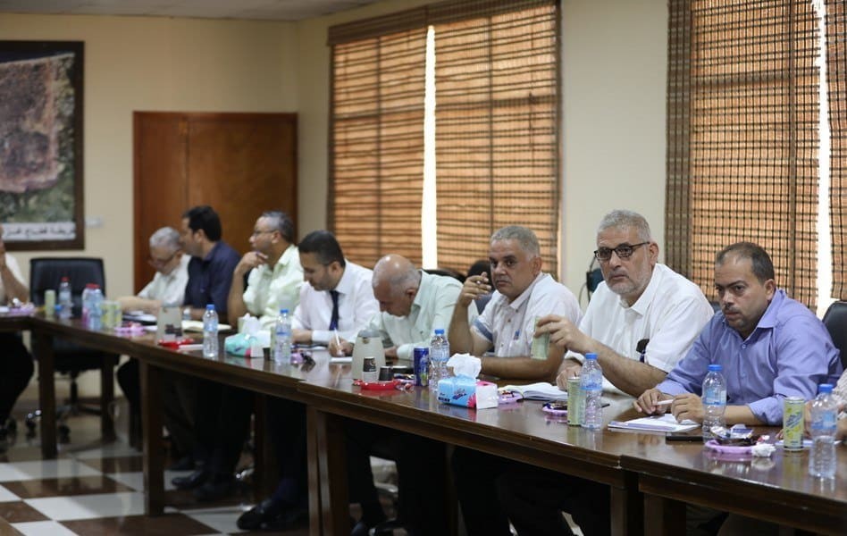 بالصور: الصحة والداخلية بغزة تعقدان اجتماعاً طارئاً لمناقشة آلية استقبال العالقين