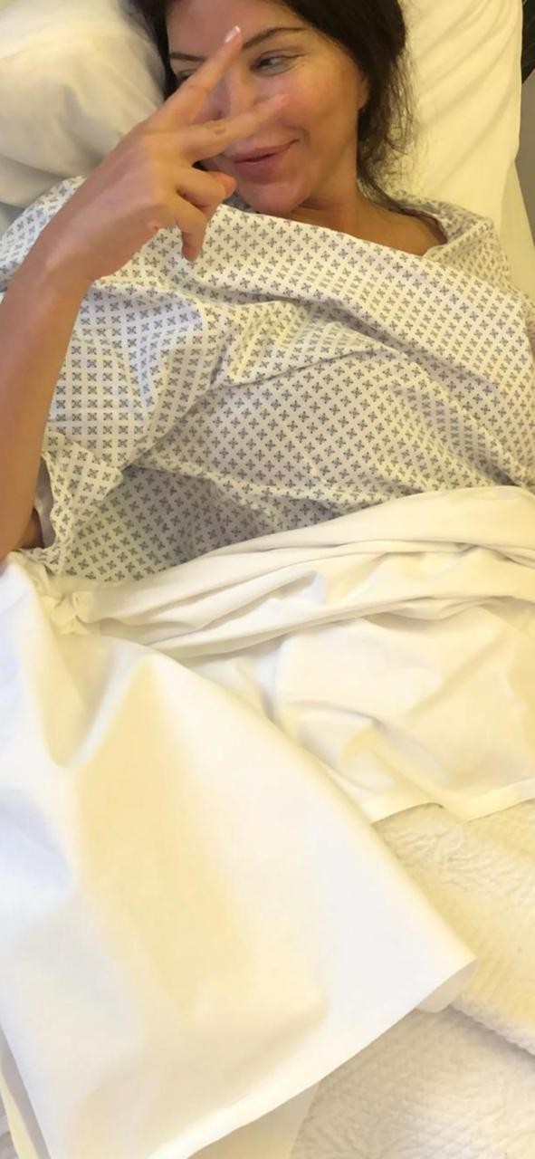 بالصور: "مي حريري" على جهاز التنفس بعد إصابتها بانفجار بيروت