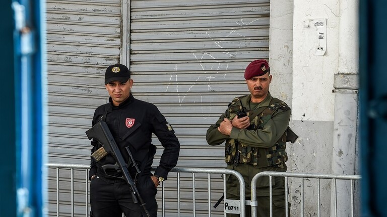 بالصور: القبض على شخص يخفي أسلحة عثمانية في تونس