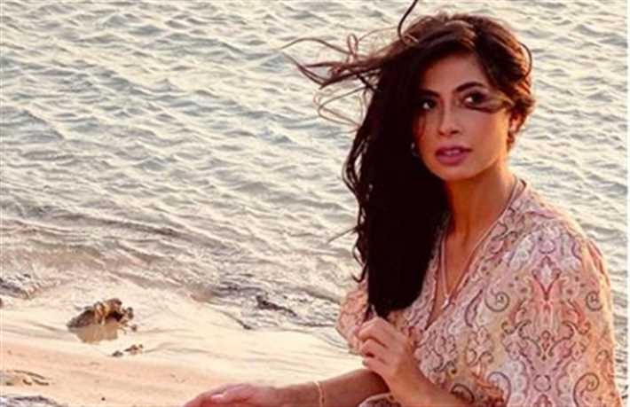 بالصور: "عمرو سلامة" يشوق جمهوره لعمله الجديد مع روبي