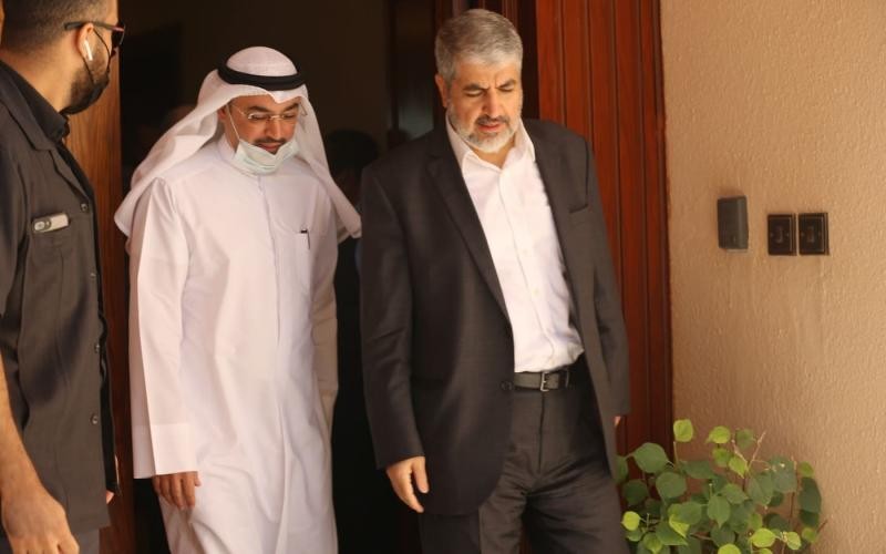 وفد من "حماس" يزور سفارة الكويت بالدوحة للتعزية بوفاة الأمير الصباح