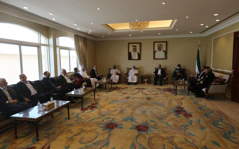 وفد من "حماس" يزور سفارة الكويت بالدوحة للتعزية بوفاة الأمير الصباح
