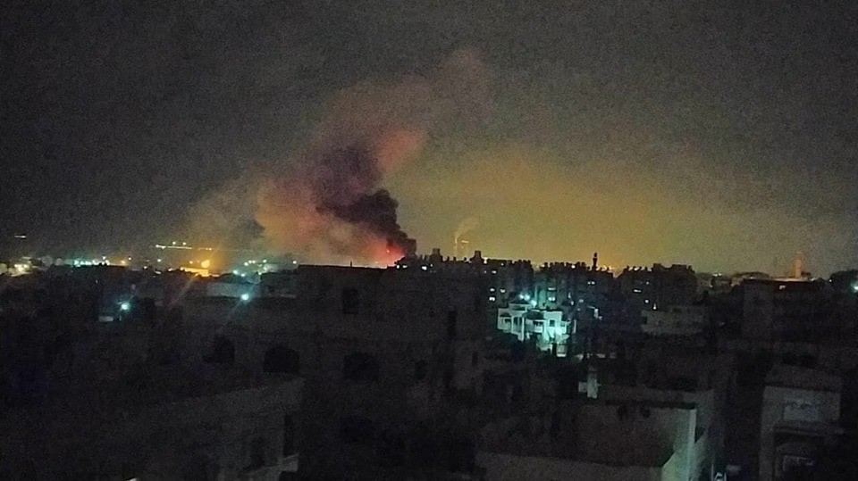 شاهد: طائرات الاحتلال تقصف مواقع للمقاومة في مناطق مختلفة من قطاع غزّة