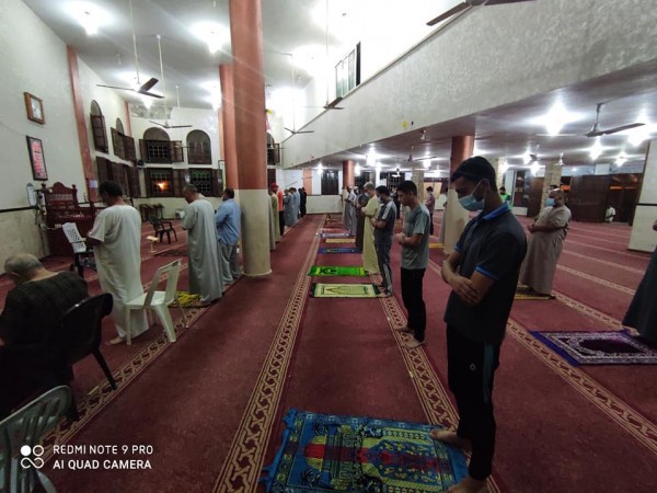 مواطنون يؤدون صلاة الفجر في مساجد محافظتي غزة والشمال