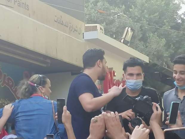 شاهدوا: إغماءات وفوضى وتحرش في افتتاح مطعم يوتيوبر مشهور بمصر والأمن يتدخل