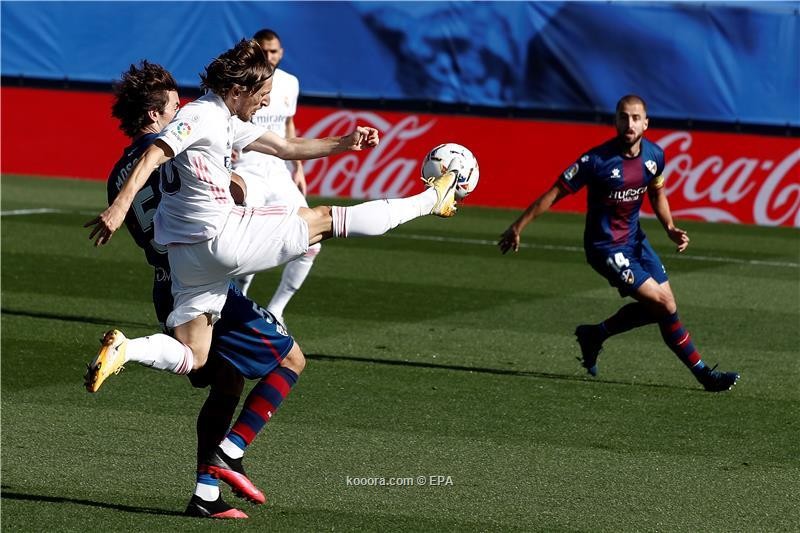 بالصور: ريال مدريد يسحق هويسكا برباعية