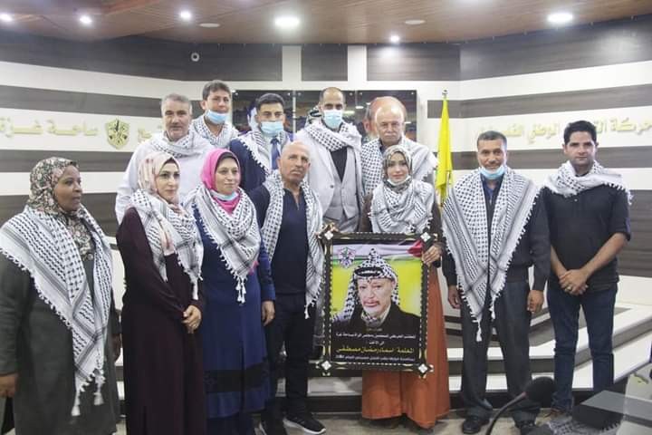 بالصور: لجنة المكاتب الحركية بساحة غزة تُكرم المعلمة أسماء مصطفى