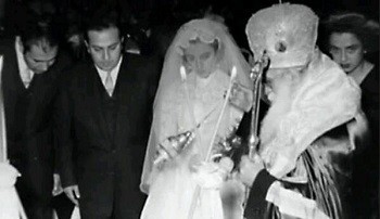 شاهدوا: صور نادرة من زفاف السيدة فيروز وعاصي الرحباني .. بدت كالأميرة !