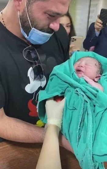 شاهدوا:  بكاء الممثل السوري "يزن السيد" لحظة استقبال مولوده