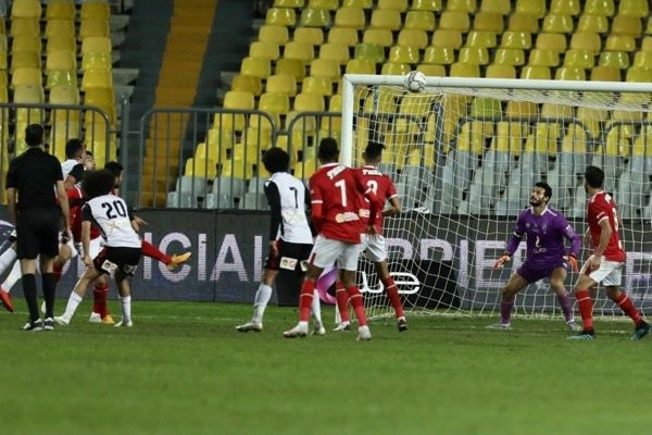 بالصور : الاهلي المصري يتوج بكاس مصر بعد فوزه على طلائع الجيش بضربات الحظ