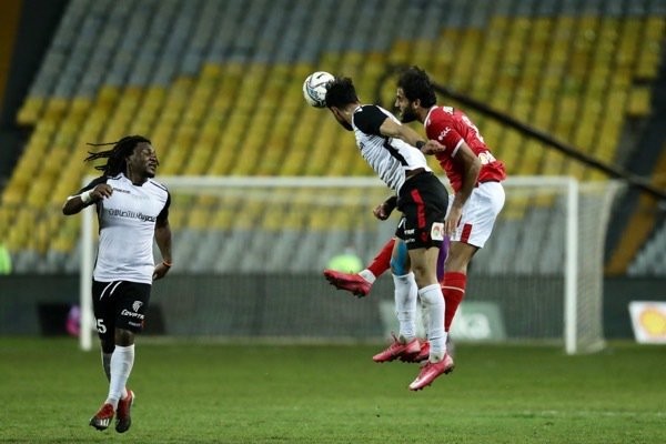 بالصور : الاهلي المصري يتوج بكاس مصر بعد فوزه على طلائع الجيش بضربات الحظ