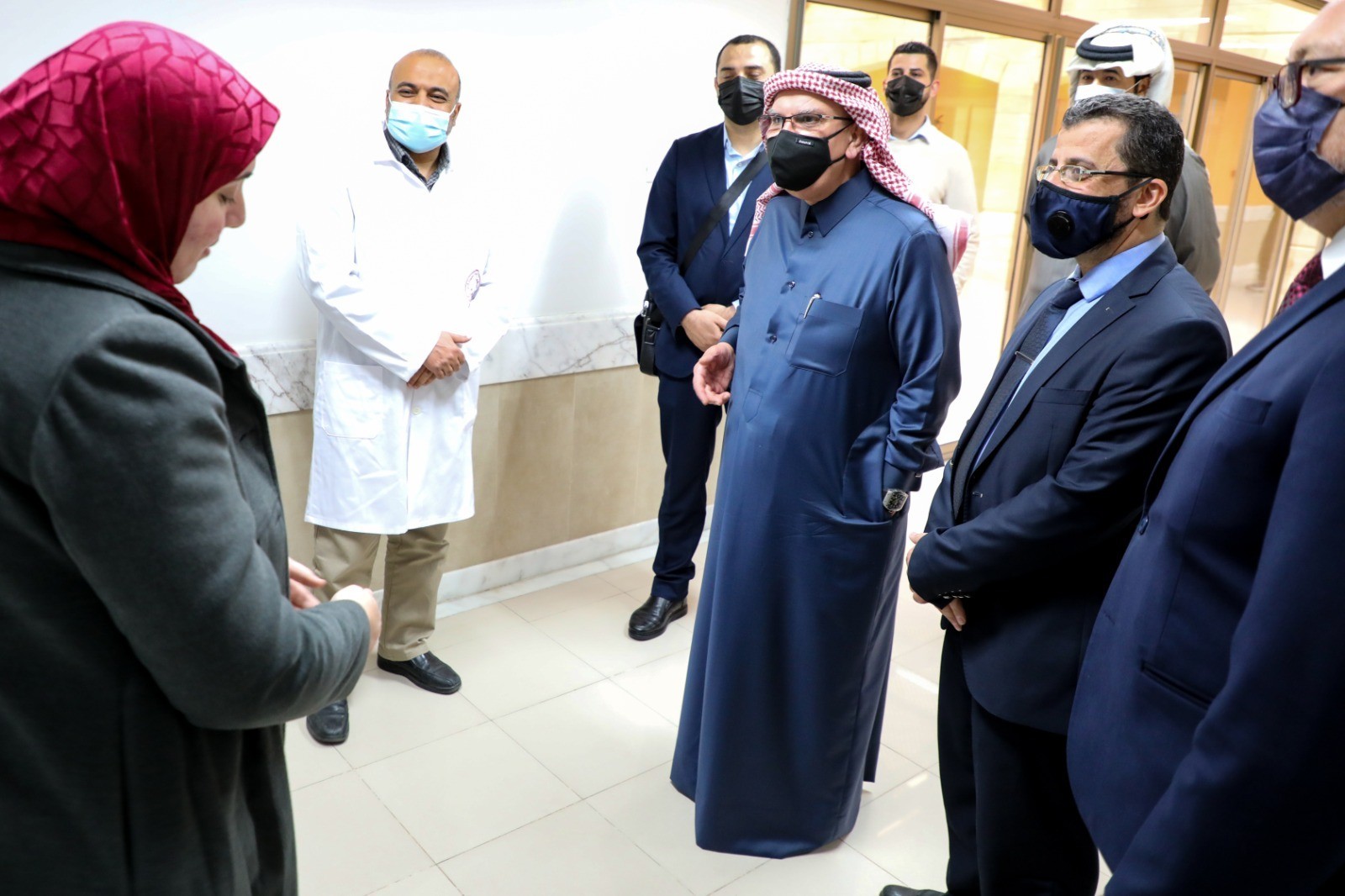 العمادي في مشفى الشيخ حمد 4.jpg