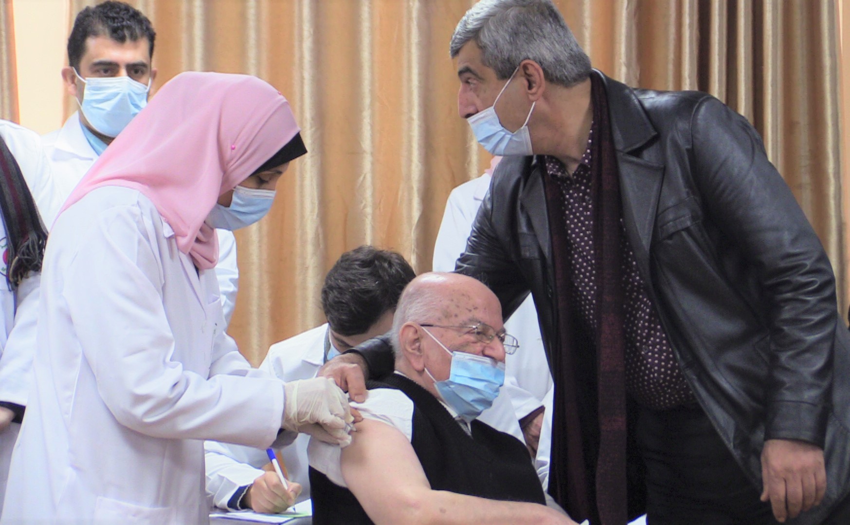 انطلاق حملة التطعميم ضد فيروس "كورونا" في قطاع غزة
