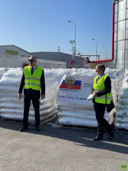 السفير الروسي يُقدم مساعدات غذائية للفلسطينيين من خلال منظمة الأغذية العالمية