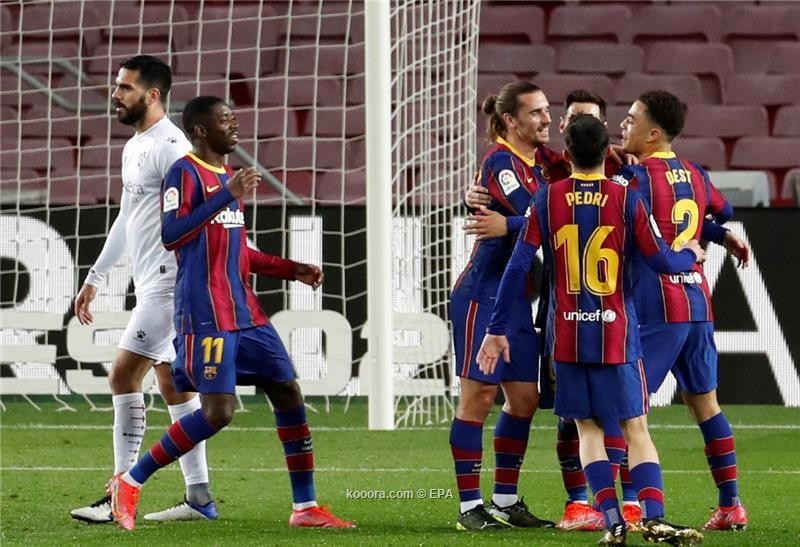 بالصور برشلونة يسحق هويسكا برباعية في ليلة توهج ميسي