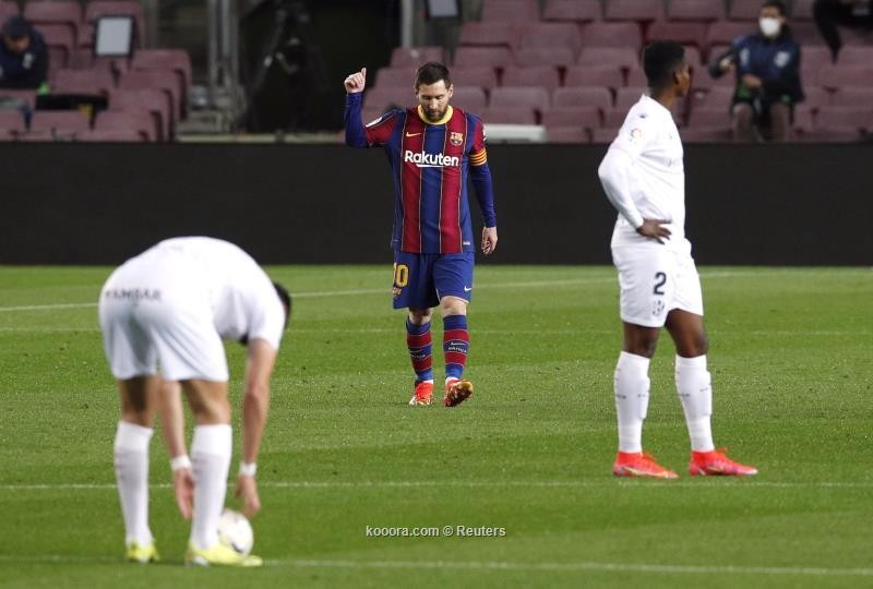 بالصور برشلونة يسحق هويسكا برباعية في ليلة توهج ميسي