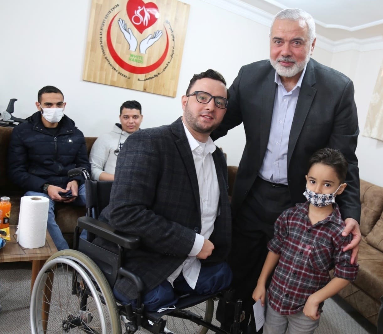 تفاصيل زيارة هنية لجرحى قطاع غزة في المشافي التركية