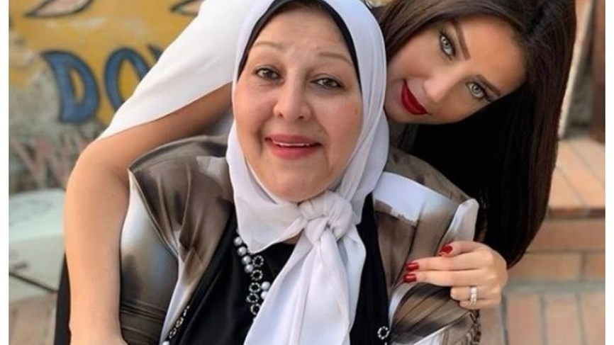 شاهدوا | وفاة والدة النجمة المصرية "رضوى الشربيني" متأثرةً بإصابتها بفيروس كورونا