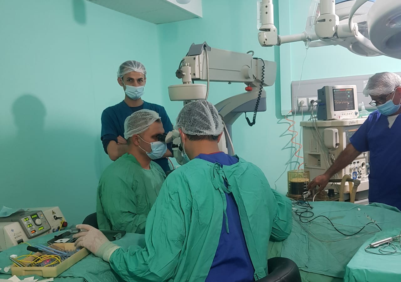 إنقاذ عين مريض إثر اختراق حجر حاد في مستشفي الخدمة العامة بغزة