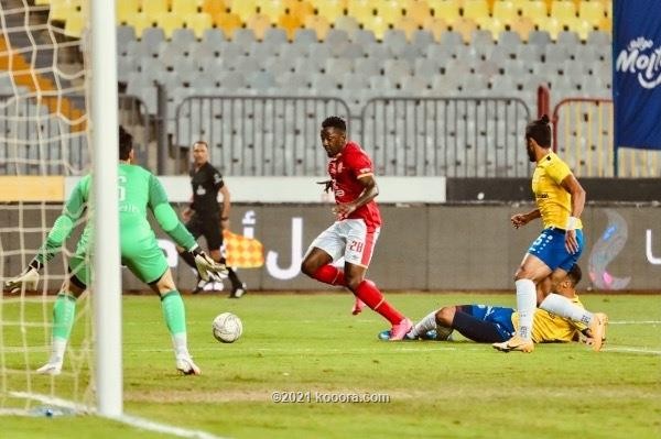 بالصور: الأهلي يعمق جراح الإسماعيلي بالدوري المصري