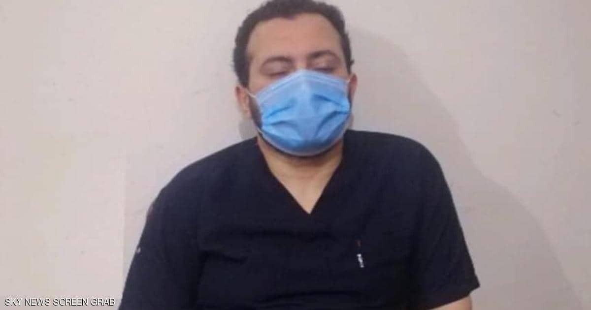 شاهدوا | طبيب "مكسور اليدين" يحكي واقعة تتكرر بمستشفيات مصر
