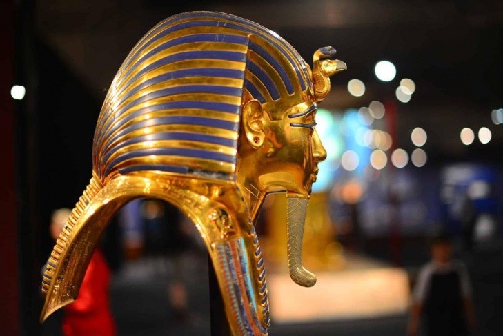 انطلاق موكب المومياوات الملكية من أمام المتحف المصري