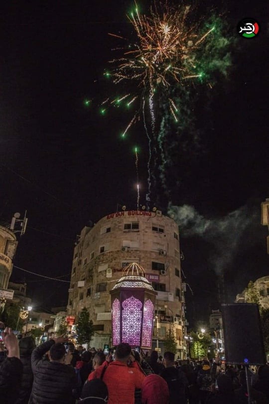 بلدية رام الله تضيء فانوس رمضان في ميدان الشهيد ياسر عرفات