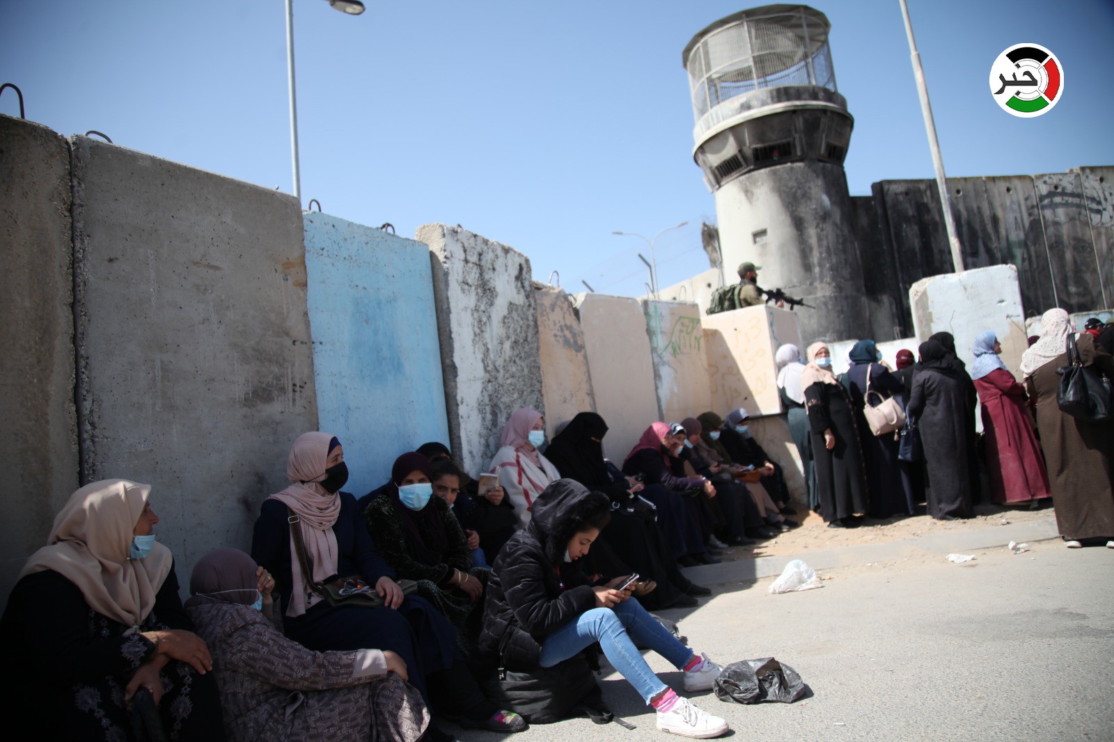 بالفيديو والصور: عدسة وكالة خبر ترصد منع الاحتلال الفلسطينييين من الوصول للأقصى