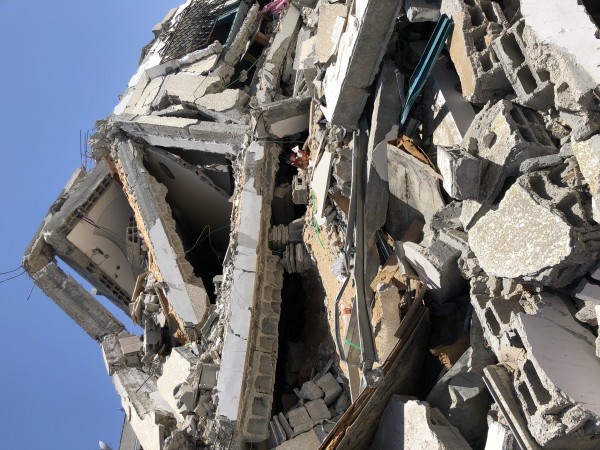 شاهد.. البرغوثي ينظم زيارة للمناطق التي تعرضت للقصف الإسرائيلي بغزة