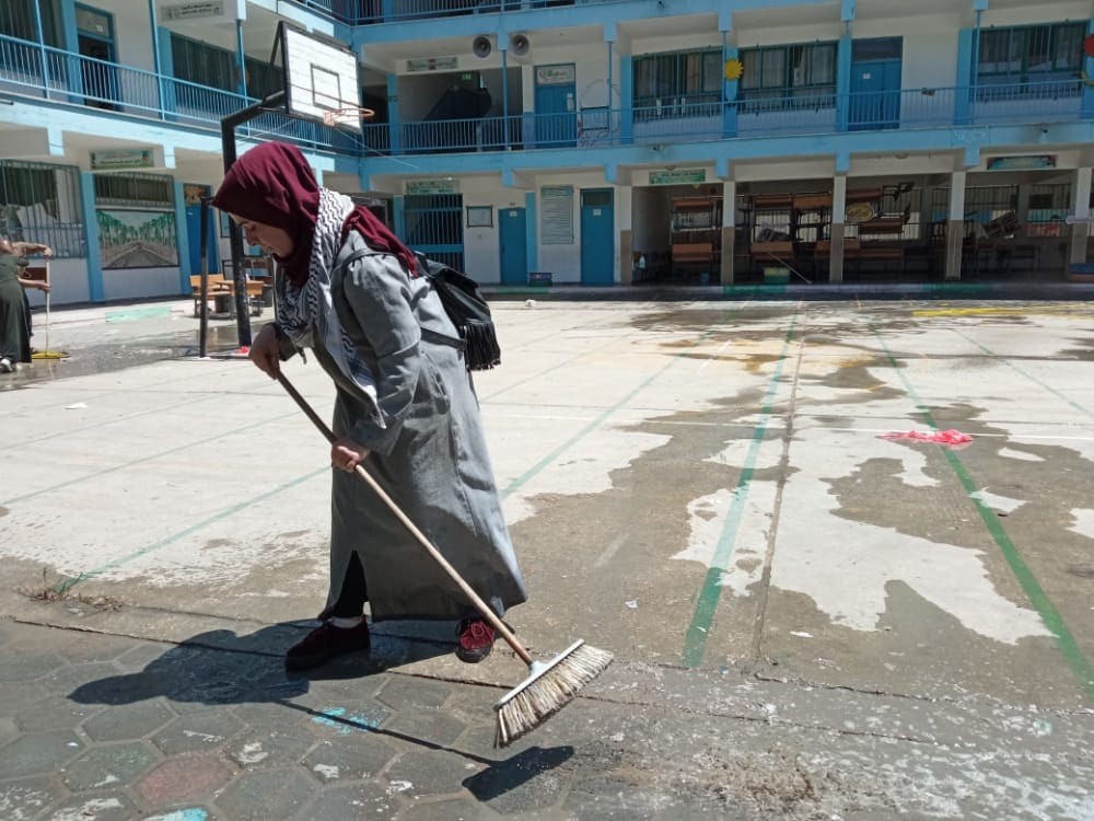 بالصور: حملة شعبية برفح لتنظيف آثار القصف الإسرائيلي خلال العدوان الأخير