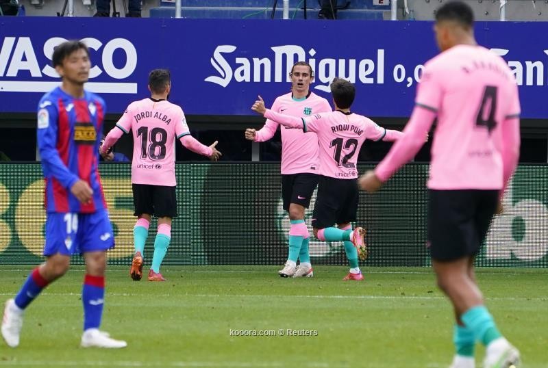بالصور.. برشلونة يختتم مشوار الليجا بفوز باهت