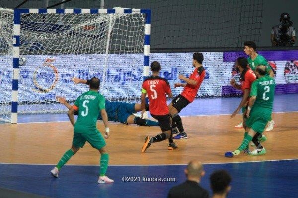 بالصور.. المغرب يهزم مصر ويتوج بلقب كأس العرب للصالات