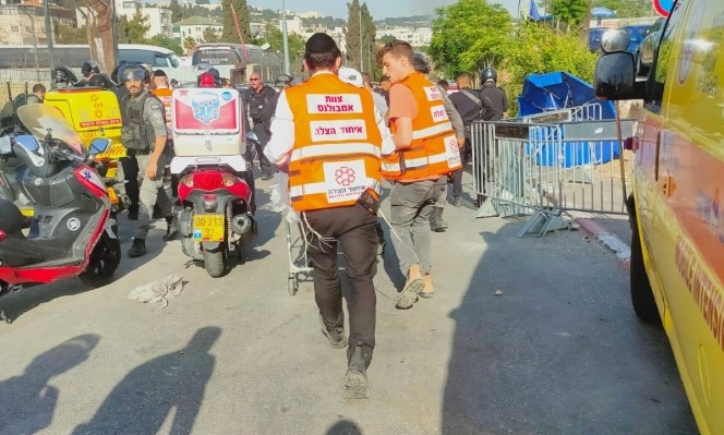 شاهد.. إصابة 7 إسرائيليين بعملية دهس في القدس واستشهاد المنفذ