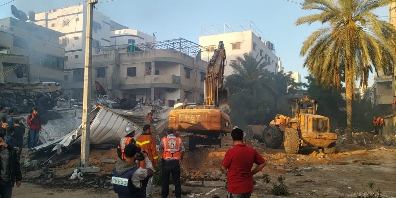 عشرات الشهداء والجرحى جراء غارات الطيران الحربي الأخيرة على قطاع غزة