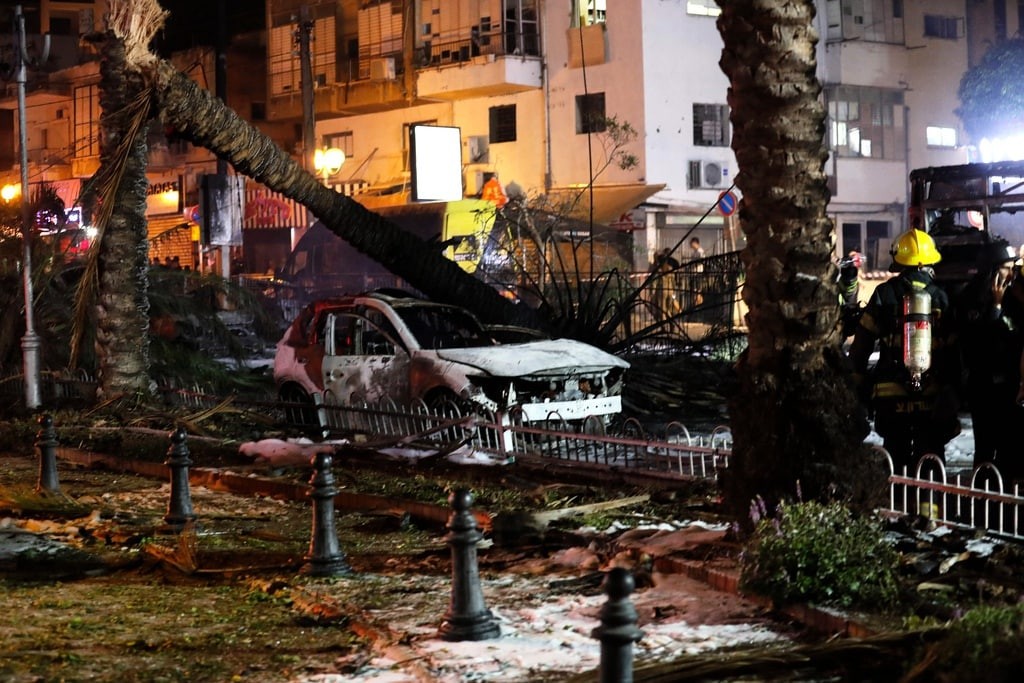 شاهد: مكان سقوط أحد صواريخ المقاومة في "حولون" قرب تل أبيب