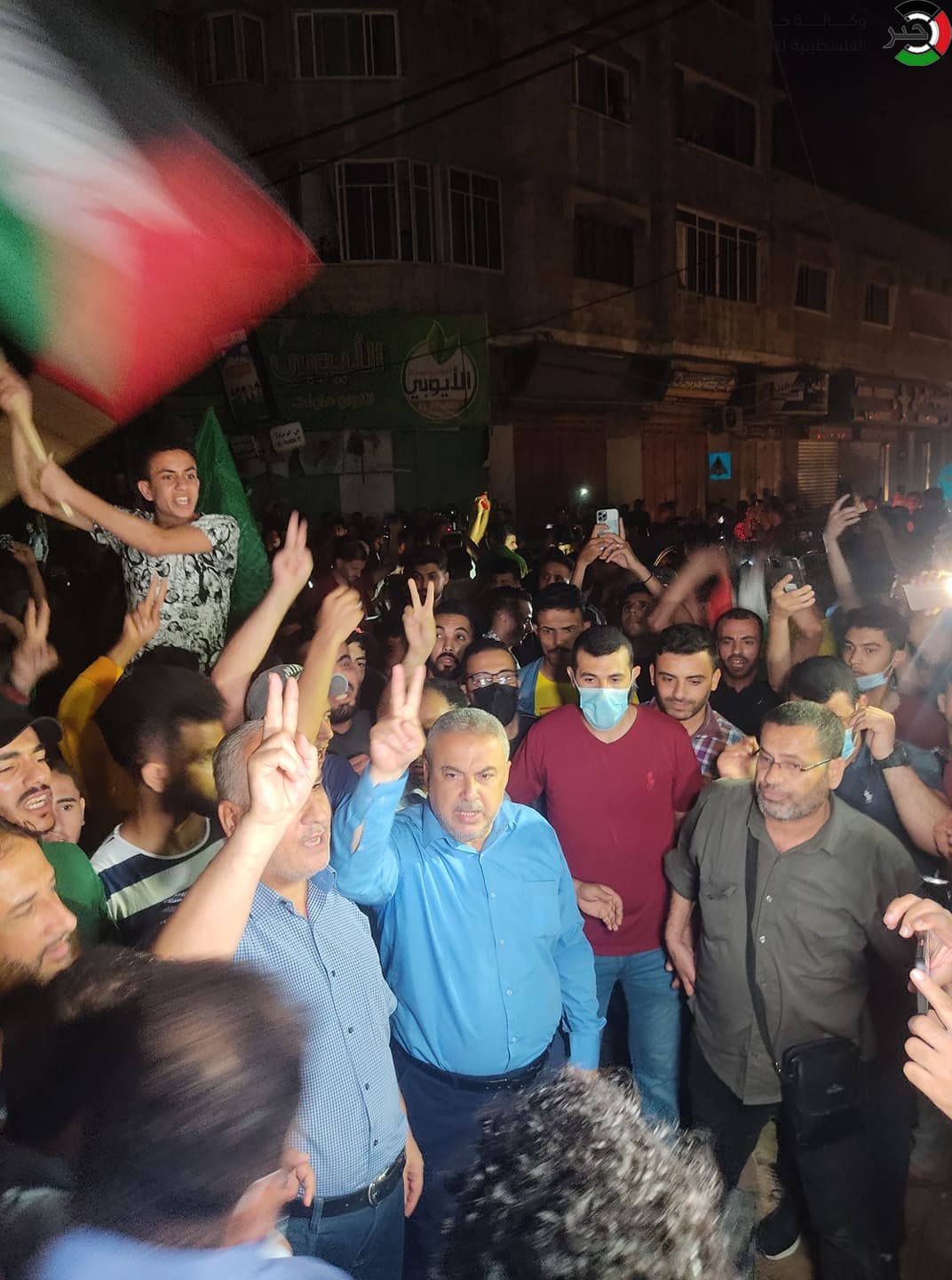 شاهد: مسيرات حاشدة في شوارع غزة والضفة والقدس احتفالاً بانتصار المقاومة على الاحتلال