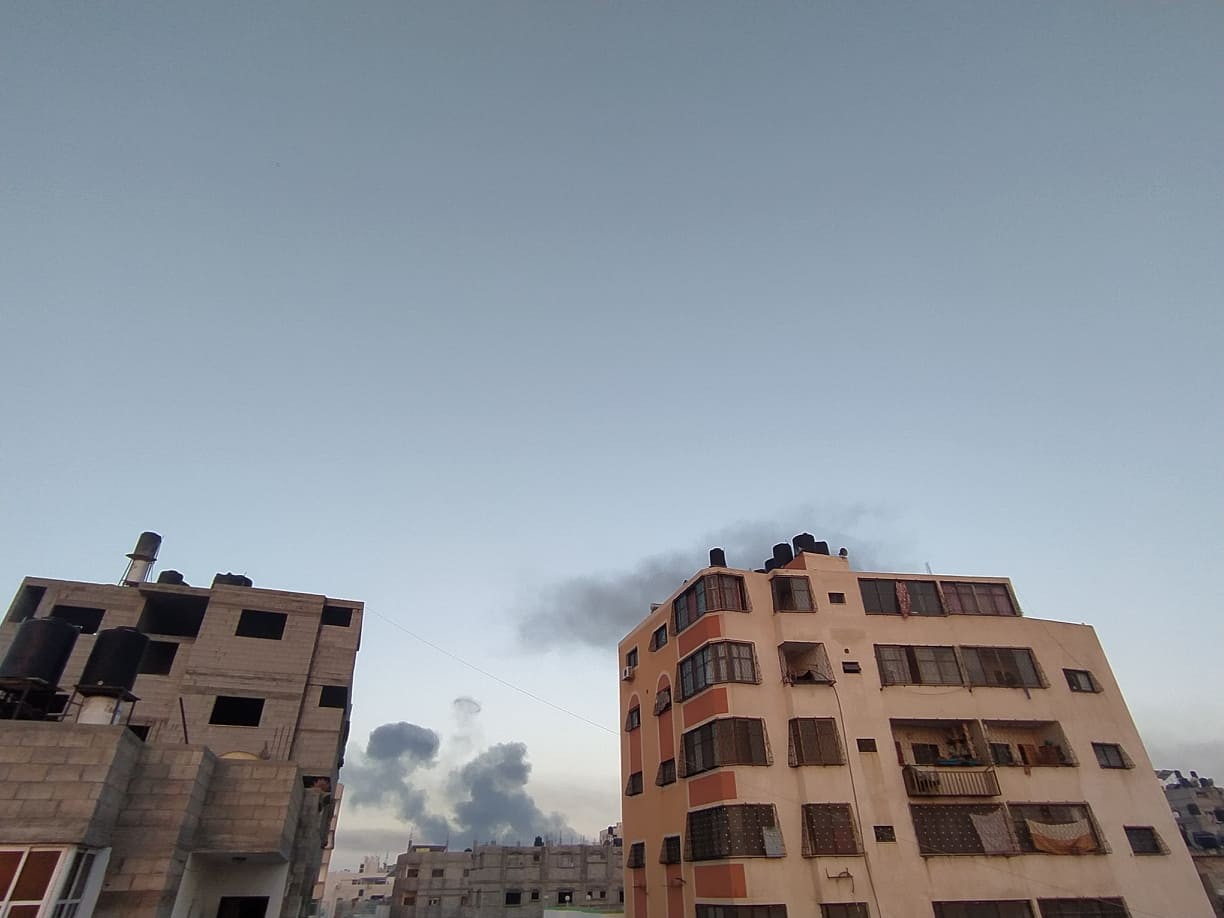شاهد: الطيران الحربي الإسرائيلي يُدمِّر كافة مباني مقر قيادة الشرطة بغزة
